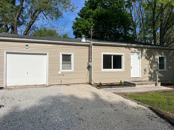 1224 1/2 Briggle Rd, Akron, OH 44320