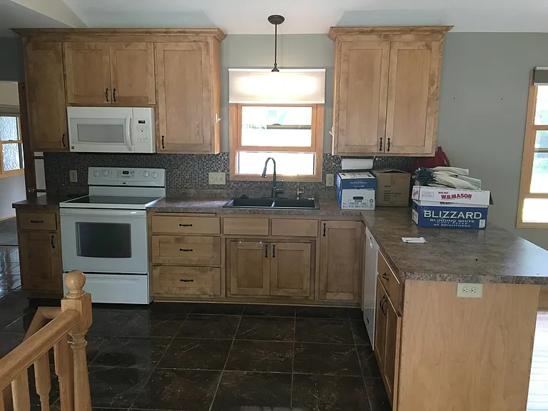 2780 Farrington St — Photo 2