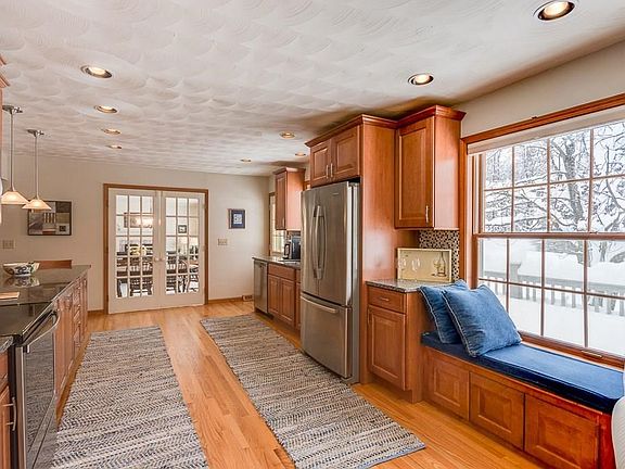 Gourmet kitchen with solid maple cabinets and granite countertops