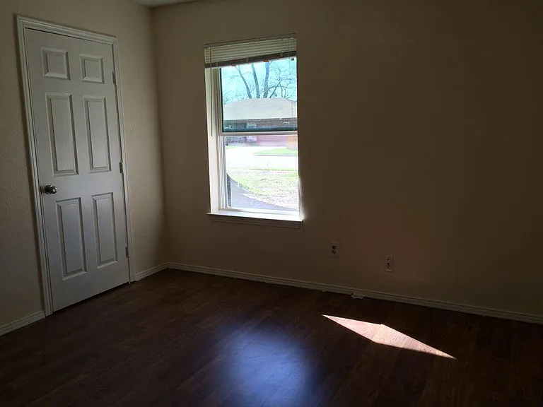 1421 Bryan Dr — Photo 14