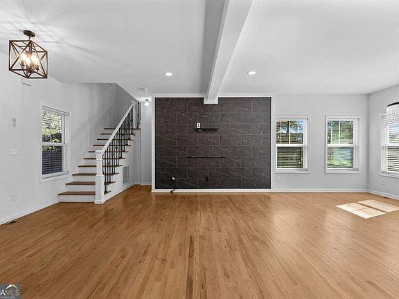 4th image of 2049 McAfee Rd