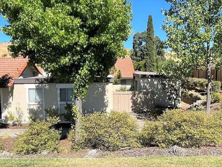 5 Donner Creek Ct — Photo 1