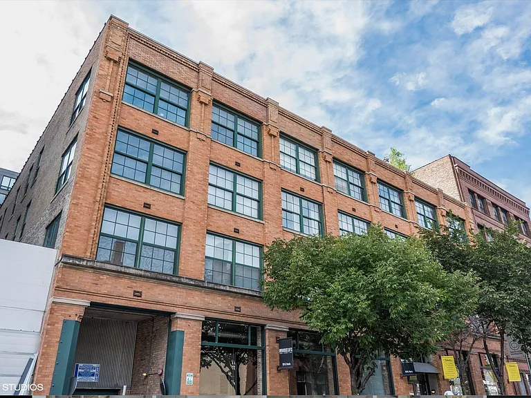110 N Peoria St #406 — Photo 1