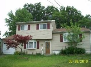 3 Pinho Ave, Carteret, NJ 07008