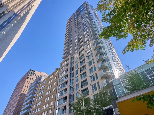 40 Nepean St #2703, Ottawa, ON K2P 0X5