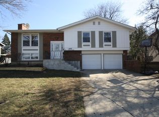 1017 W Weathersfield Way, Schaumburg, IL