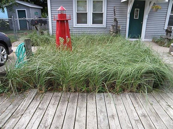3rd image of 1888 Lakeshore Dr