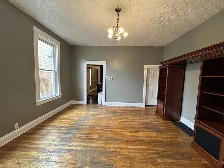 1014 Considine Ave — Photo 9