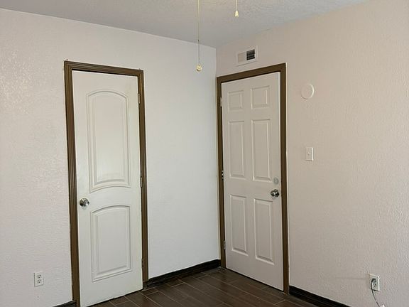 4th image of 5222 Stagecoach Ln