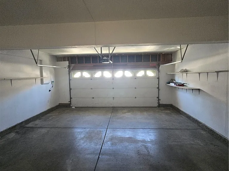881 Bramble Ln — Photo 13
