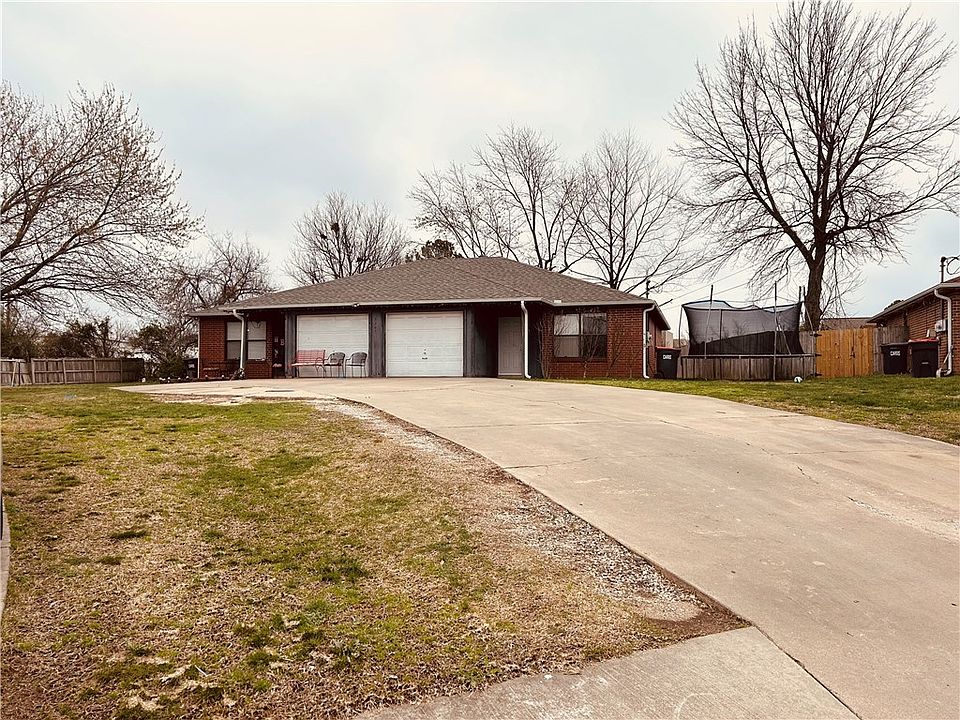 2nd image of 2247 Emily Circle Dr