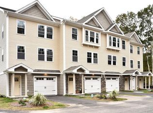 46 Village Xing #46, East Lyme, CT 06357