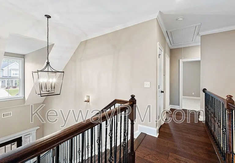 507 Windermere St — Photo 16