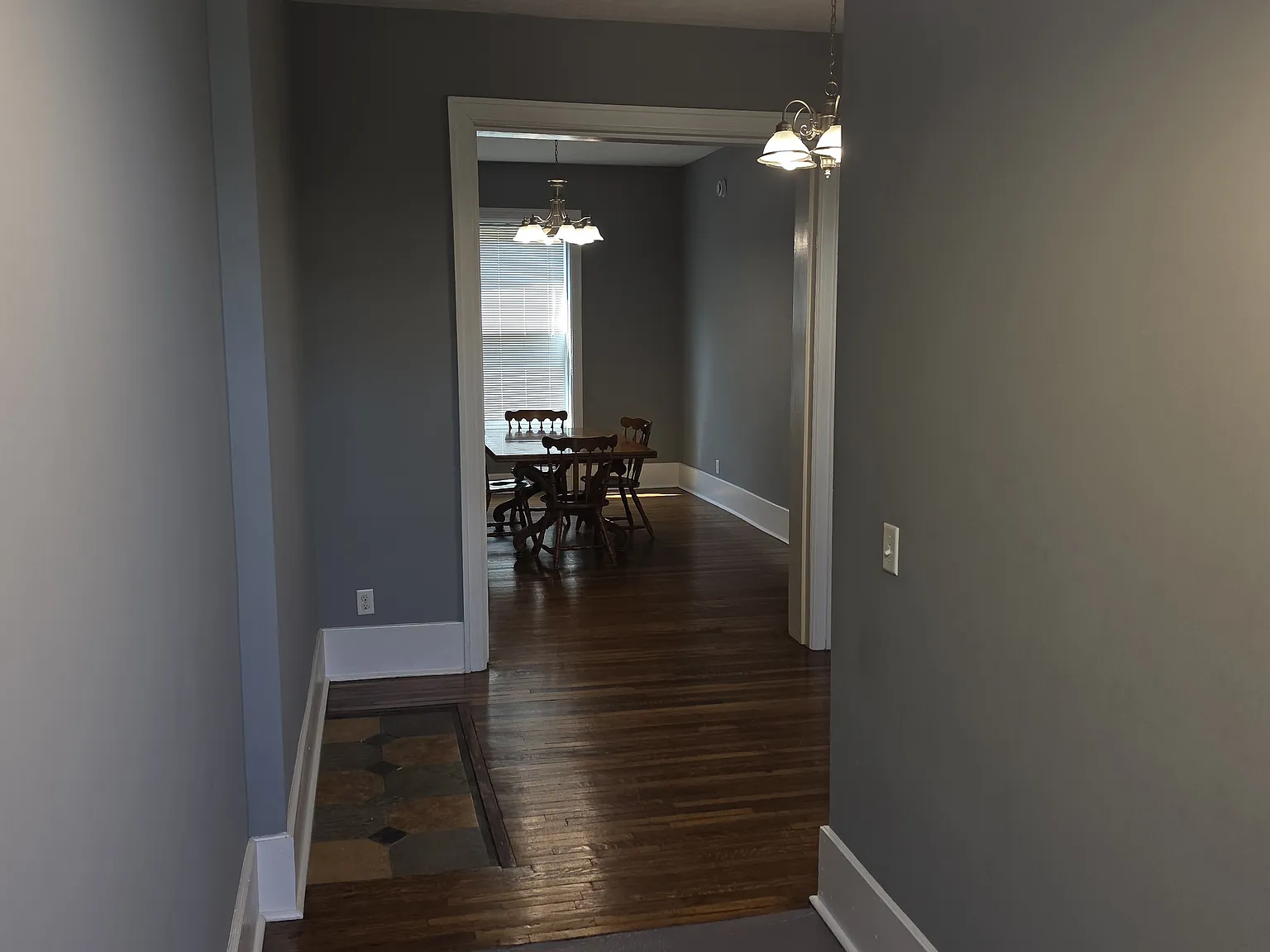 4 bed, 1.5 bath, 2000 sqft, $2,400 — Photo 3