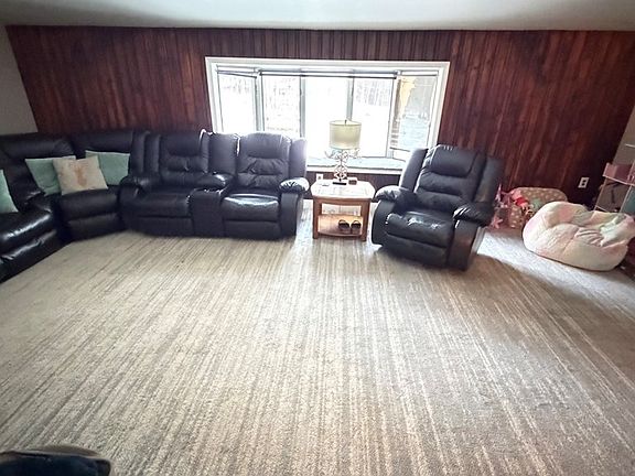 3rd image of 4210 Colwell Rd