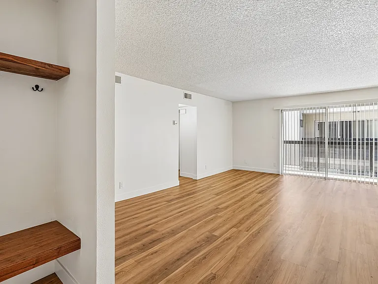 846 4th St — Photo 33