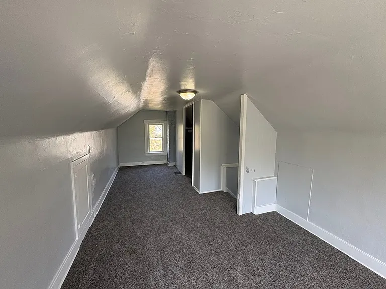 897 Peckham St — Photo 15