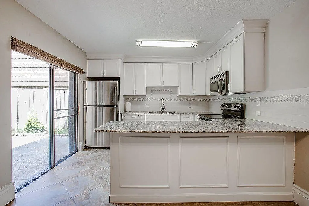 2 bed, 2.5 bath, 1236 sqft, $2,700 — Photo 1