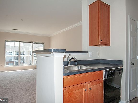 2nd image of 4850 Eisenhower Ave Unit 418