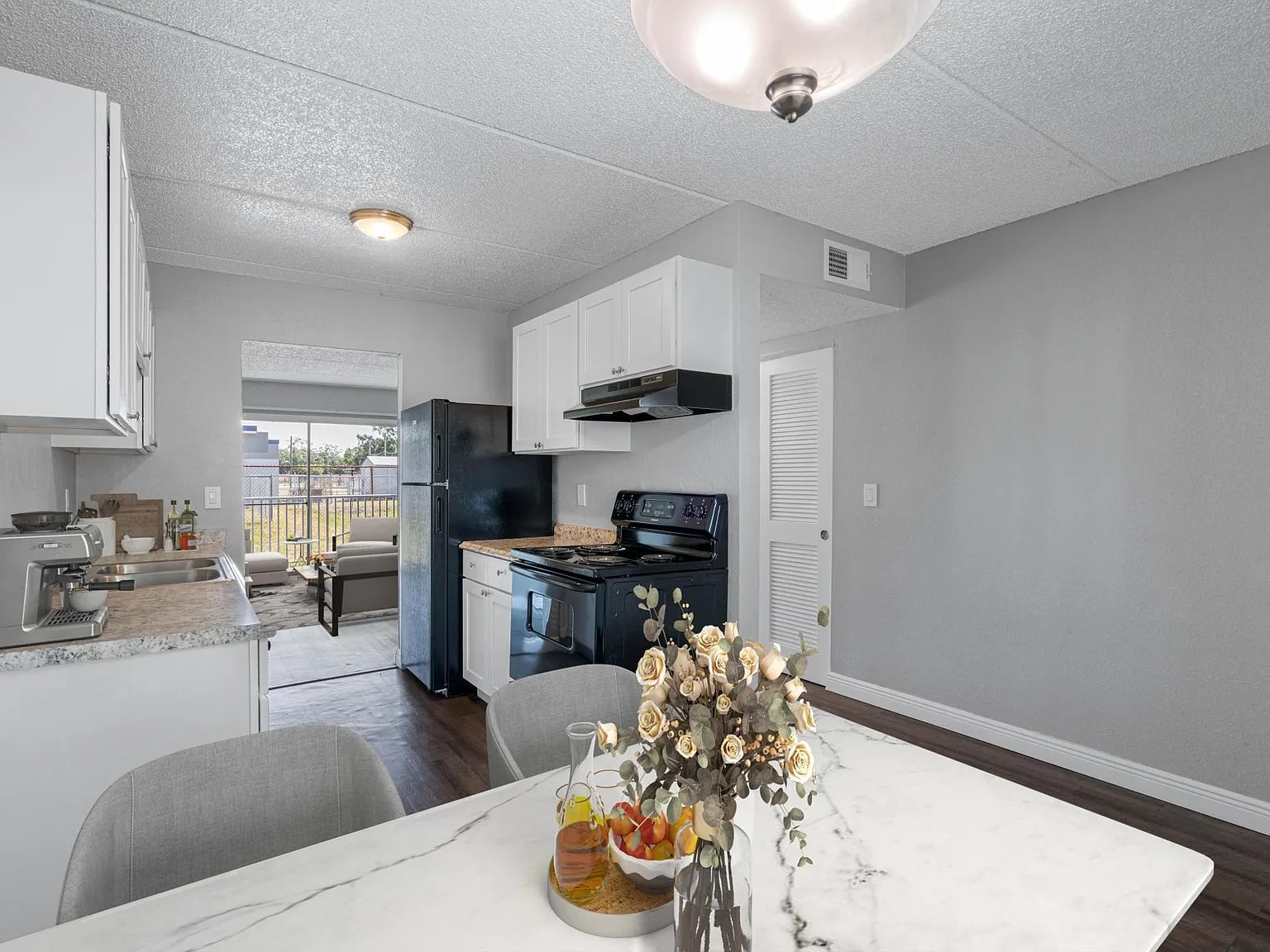 Palm Square Homes — Photo 3