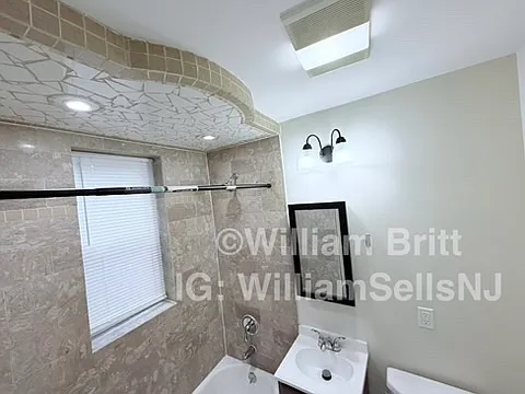 2 bed, 800 sqft, $2,395 — Photo 2