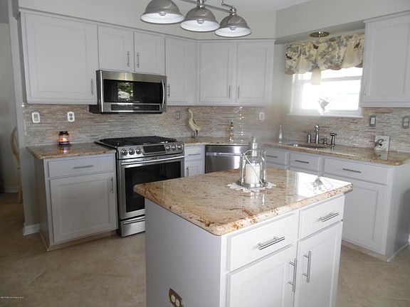 3rd image of 65 Trent Dr