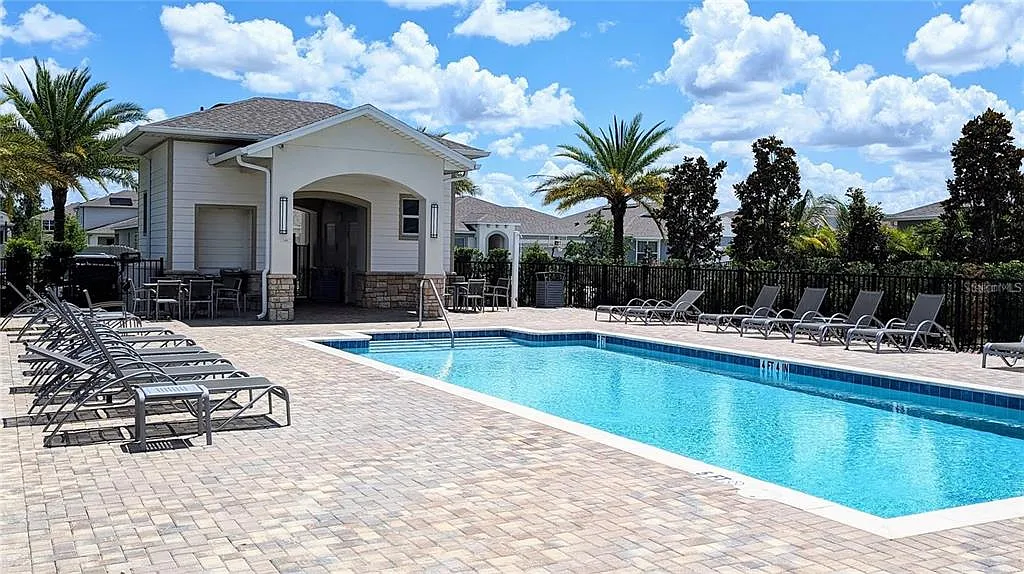 3 bed, 2.5 bath, 1748 sqft, $2,500 — Photo 2