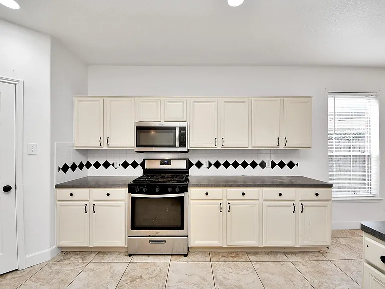13515 Scarab Dr — Photo 26