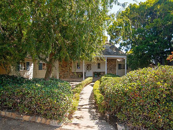 2nd image of 555 San Gorgonio St