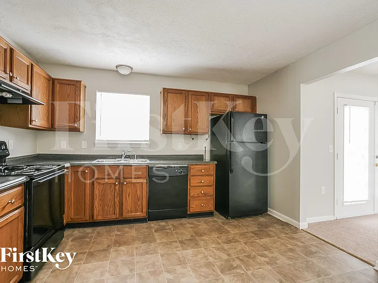 10225 Park Stream Dr — Photo 6