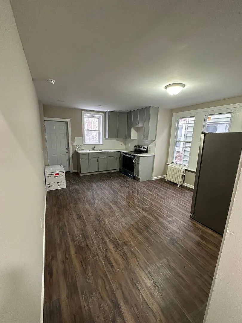 6109 W Jefferson St — Photo 1