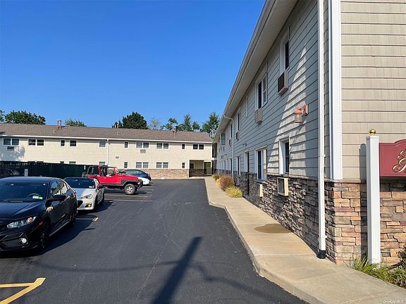 2nd image of 490 Main St APT C12