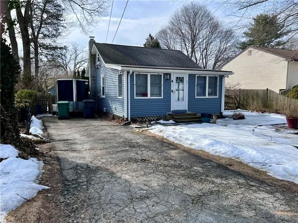 68 Arnolds Neck Dr, Warwick, RI 02886