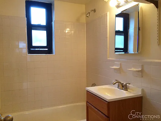 Rented by City Connections Realty | media 18