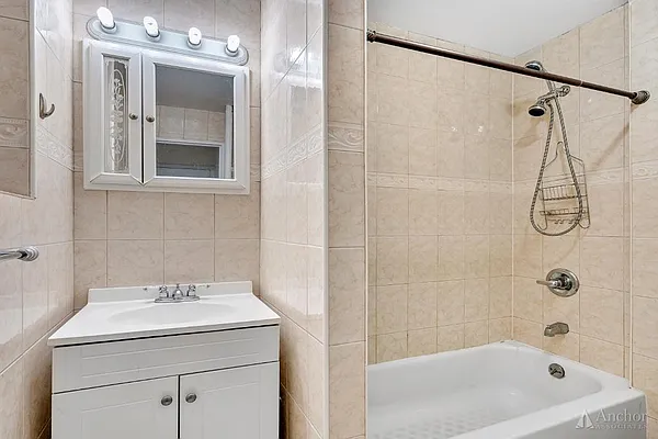 Rented by Anchor Associates | media 23