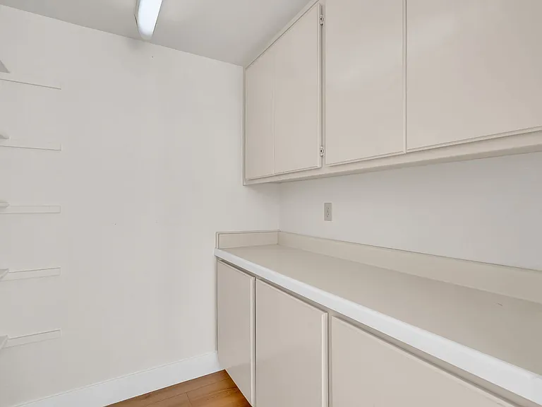 5650 Edgeview Dr — Photo 30
