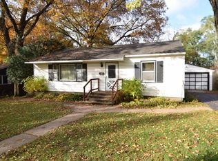 458 8th St N, Bayport, MN 55003