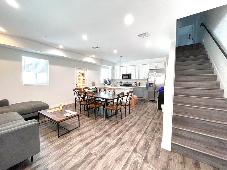 1640 1/2 N Soto St #1640 — Photo 2