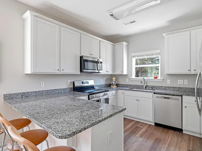 595 Bryant Rd — Photo 9