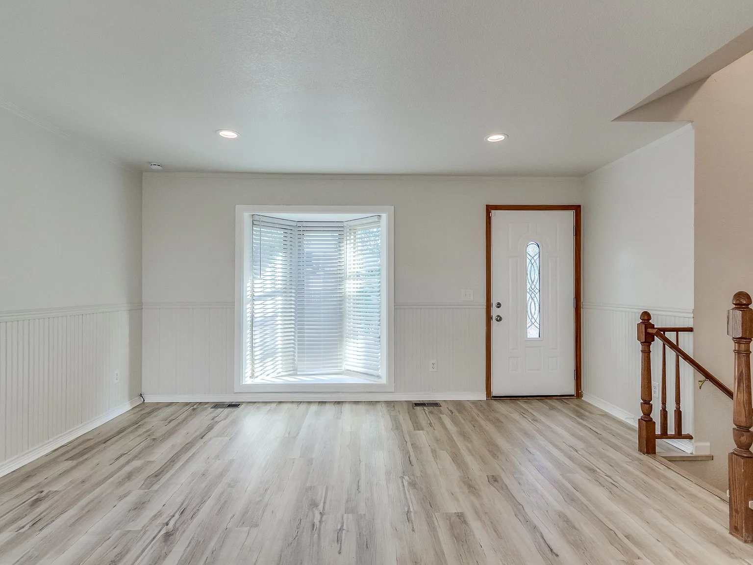 3 bed, 1320 sqft, $2,550 — Photo 4