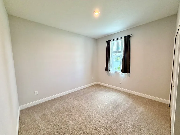 467 Blue Daze St — Photo 8