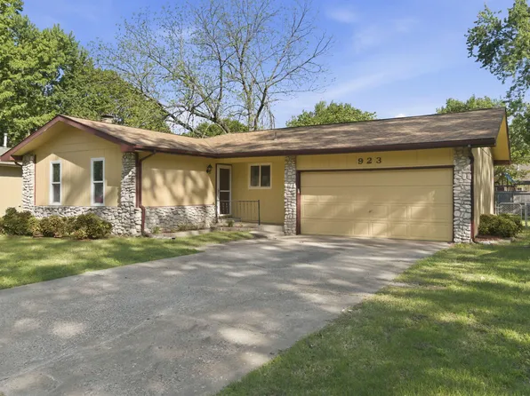 923 E Guinevere Street, Springfield, MO 65807