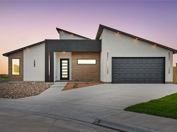 2nd image of 1494 Irigoyen Ct