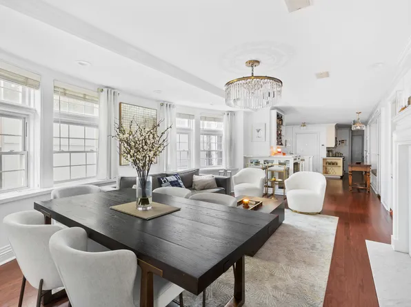 40 East 74th Street image 2 of 9