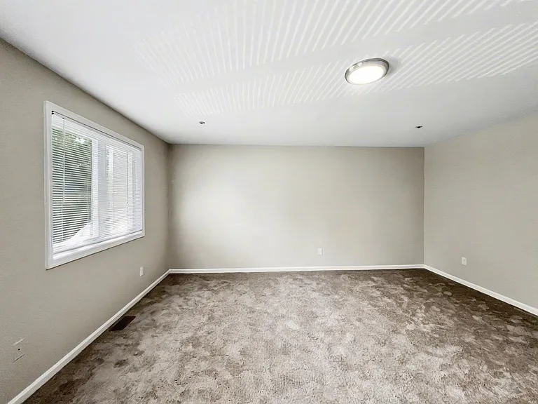 514-536 Crooked Ln — Photo 29