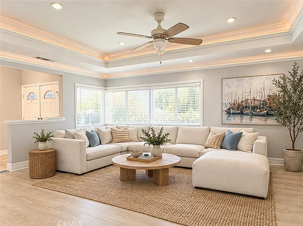 4 bed, 3.5 bath, 2358 sqft, $13,950 — Photo 3