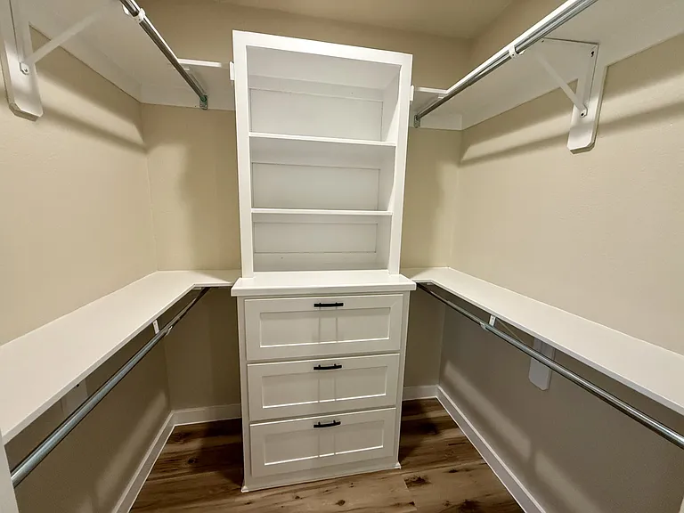 116 Village Pl — Photo 4