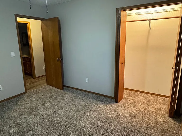 2762 W Roxbury St — Photo 11