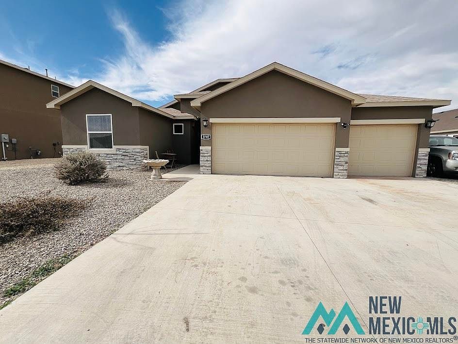 1st image of 3707 Saguaro Dr