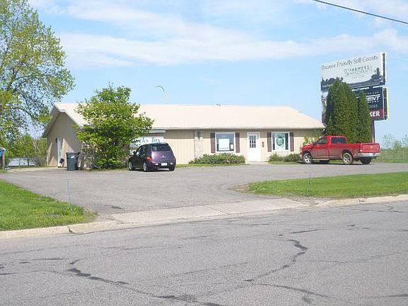 3rd image of 1050 Stearns Dr